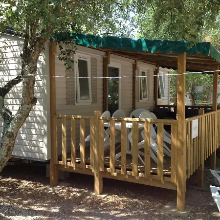 Greenchalets Sur Argens مكان تخييم روكبرون-سور-أرجينس