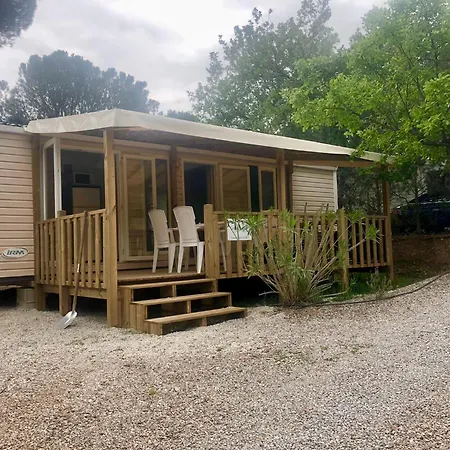 مكان تخييم Greenchalets Sur Argens *