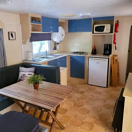 Greenchalets Sur Argens * روكبرون-سور-أرجينس