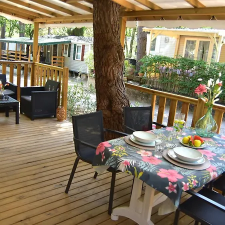 Greenchalets Sur Argens مكان تخييم روكبرون-سور-أرجينس