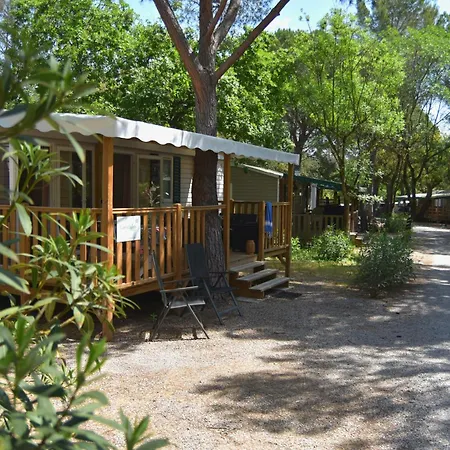 Greenchalets Sur Argens * روكبرون-سور-أرجينس