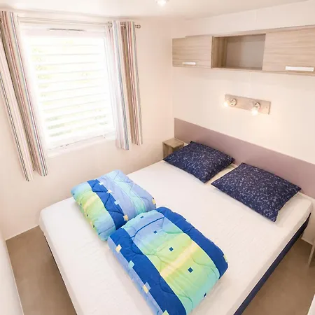 Greenchalets Sur Argens مكان تخييم