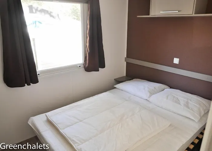 Greenchalets Sur Argens Camping *
