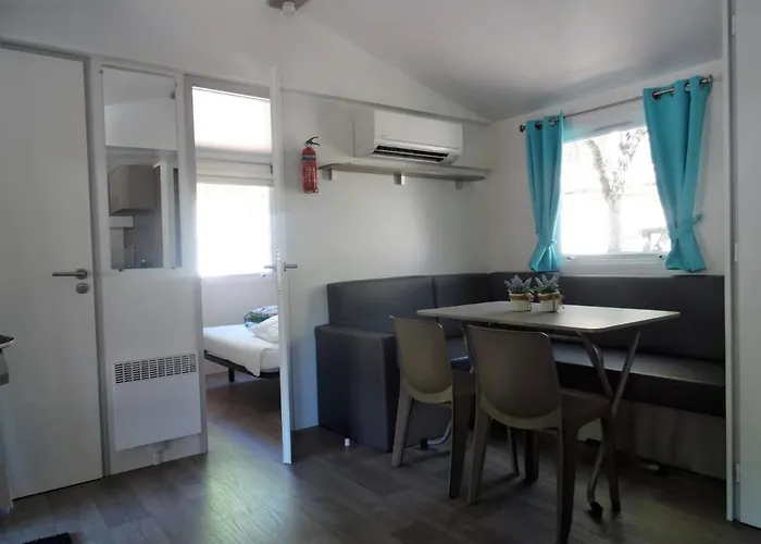 Greenchalets Sur Argens Camping *